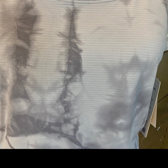 lululemon athletica Gray Tie-Dye Tank Top - Picture 4 of 4